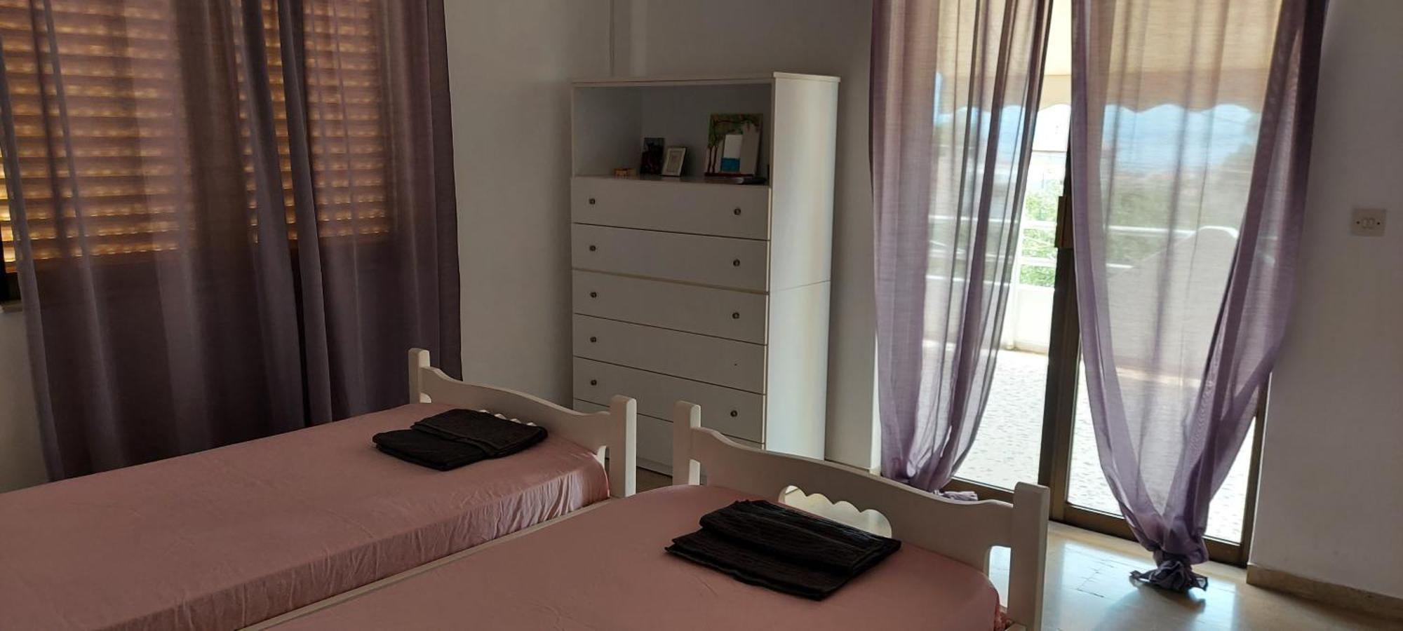 Rena'S Sea View Apartment Артемида Екстериор снимка