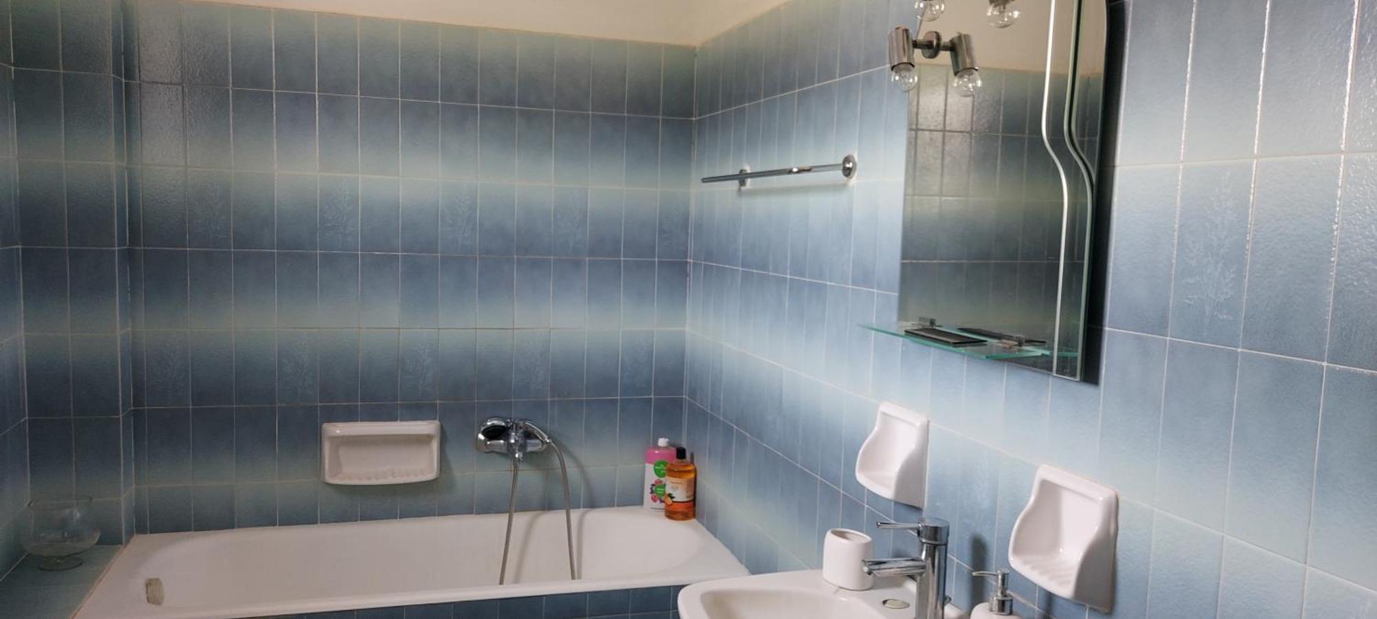 Rena'S Sea View Apartment Артемида Екстериор снимка
